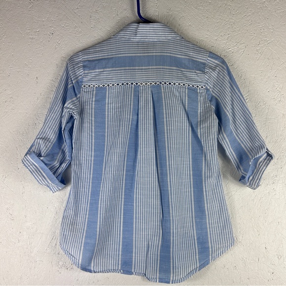 By & By Top Womens Size XS Beautiful 100% Cotton Blouse Lightweight Breezy - Picture 2 of 9